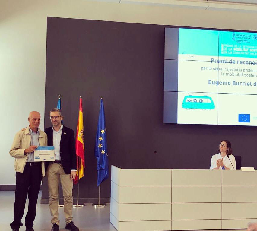 Premi de reconeixement al Professor Emèrit Eugenio Burriel a la seua trajectoria professional en favor de la mobilitat sostenible